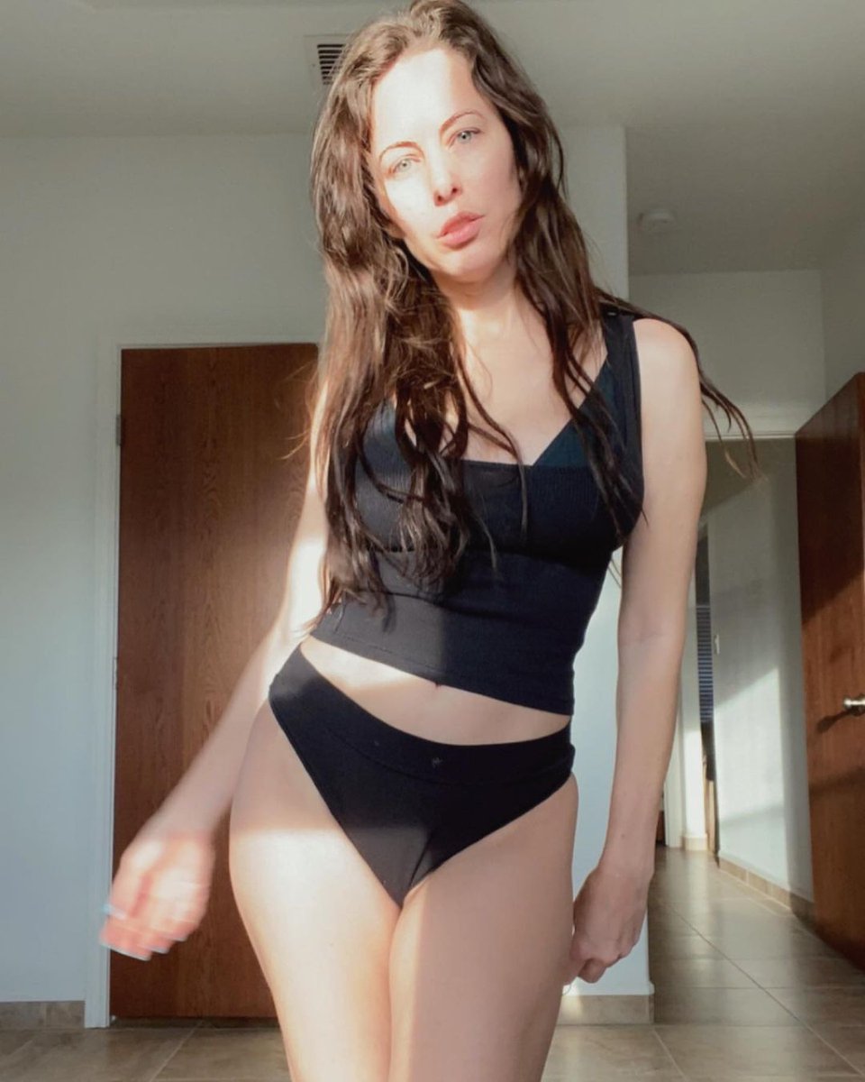 queenbroaf's tweet photo. Would you make me yours or just have sex with me ? https://t.co/mcSZ9YMTQZ