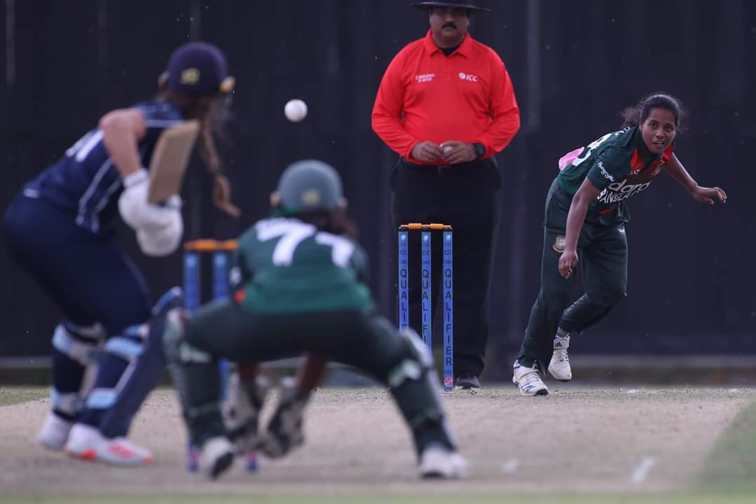 MazharulISayem's tweet photo. #Bangladesh beat Scotland by 9 Wickets. 🇧🇩 bowlers Salma,Sanjida,Suraiya,Nahida took 2 wkts each. Murshida's maiden T20i Fifty made BD win Easily. 
Tomorrow's match vs Sri Lanka 'll be Undeclared final! Whoever wins, will make it to Birmingham #CWG 22.

#CWGQualifier #Cricket https://t.co/QxV3yLJImP