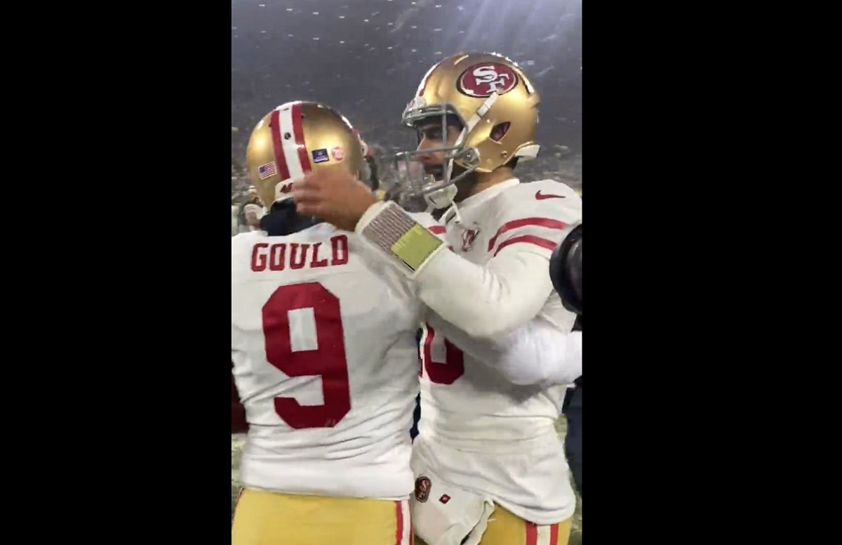 ErikLambert1's tweet photo. VIDEO: Robbie Gould Says “F**k The Packers” After GW Field Goal  #Bears https://t.co/5lwrg1pNKE https://t.co/f1mKUULPqJ