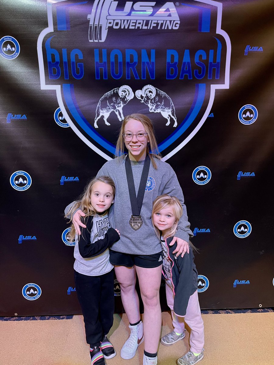 melissadwalker's tweet photo. This young lady just won 1st place in the 52 kg class in the Women’s Raw Collegiate competition at the USA Powerlifting Big Horn Bash but more importantly she qualified for Nationals and will be competing in Chicago in March. SO PROUD OF YOU KID! @Kevin_Walker34 @nat_wal_ https://t.co/JEt1GKF0SX