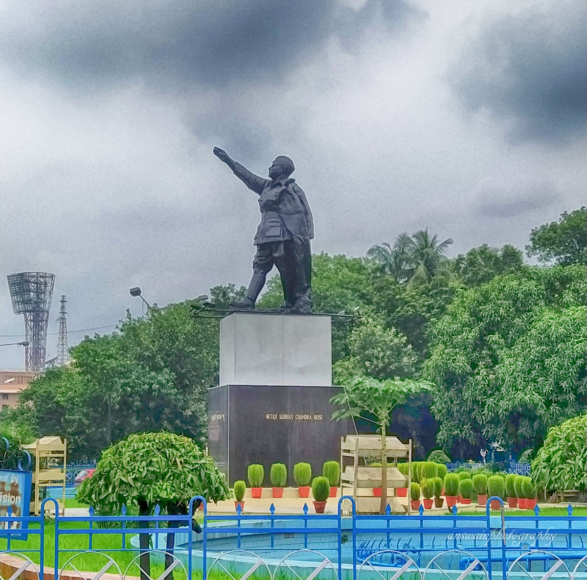 1992Sankar's tweet photo. Humble tributes to Netaji Subhash Chandra Bose Ji on his 125th birth anniversary. A great patriot and iconic hero of our freedom struggle, his life &amp; legacy continues to inspire generations. 🇮🇳🇮🇳🇮🇳 https://t.co/tcYgzUxc46