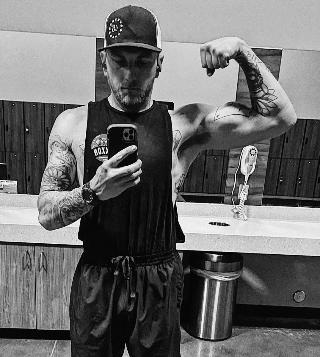 Sub4MAGA's tweet photo. MAGA (make arms great again) 🤤 #MAGA #MAGAAlpha #homocon #Trump2024 https://t.co/gCJBvDhCH2