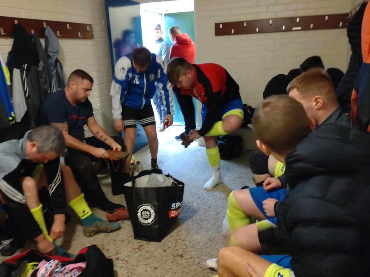 FiddlesThree's tweet image. Half hour to go⚽⚽