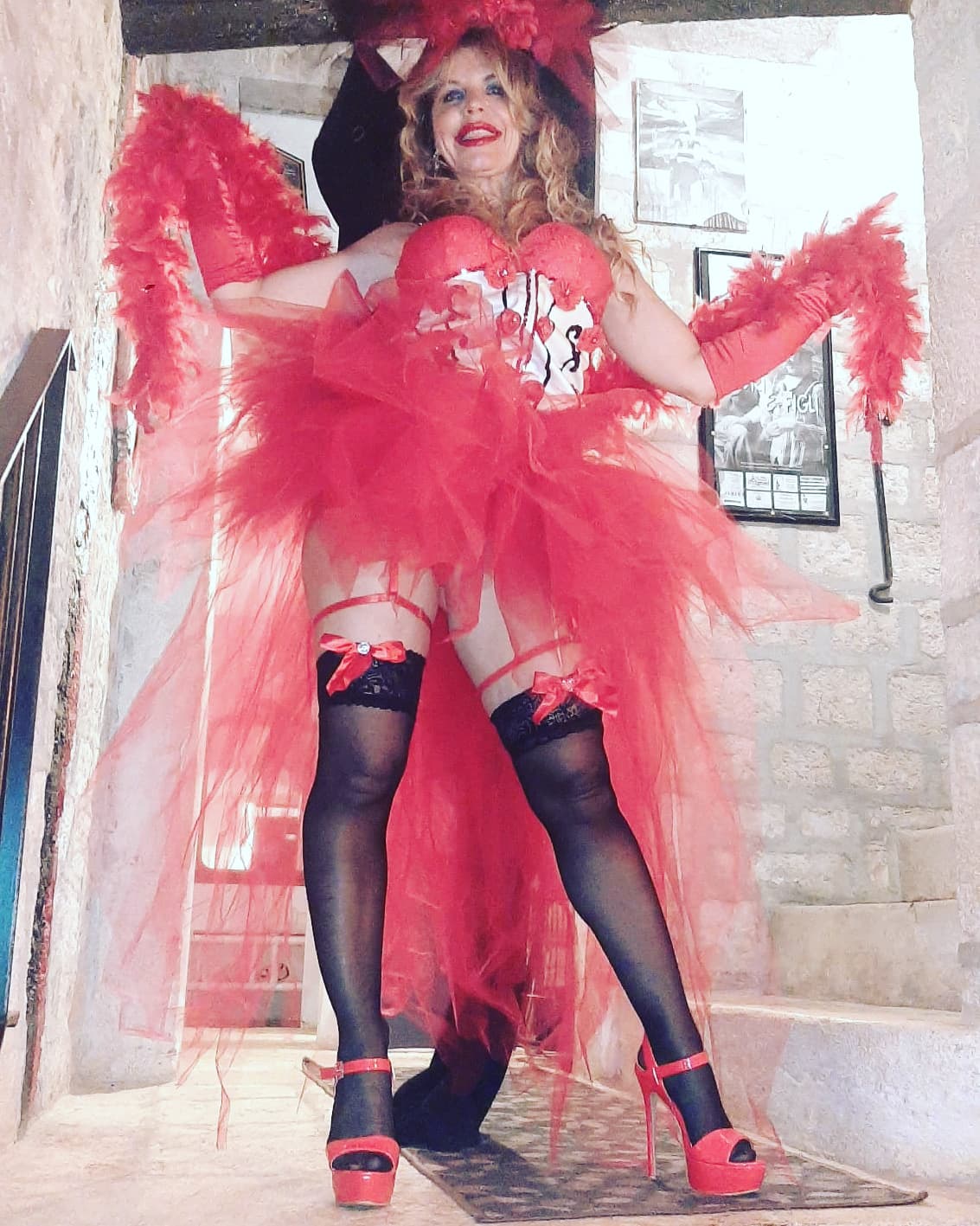 Marilù Barberio on X: Costume creato da me. 20 M. Di tulle. Vi piace ?? Abito burlesque 💓 Buona domenica 💋 t.co2gRz2qRURE X