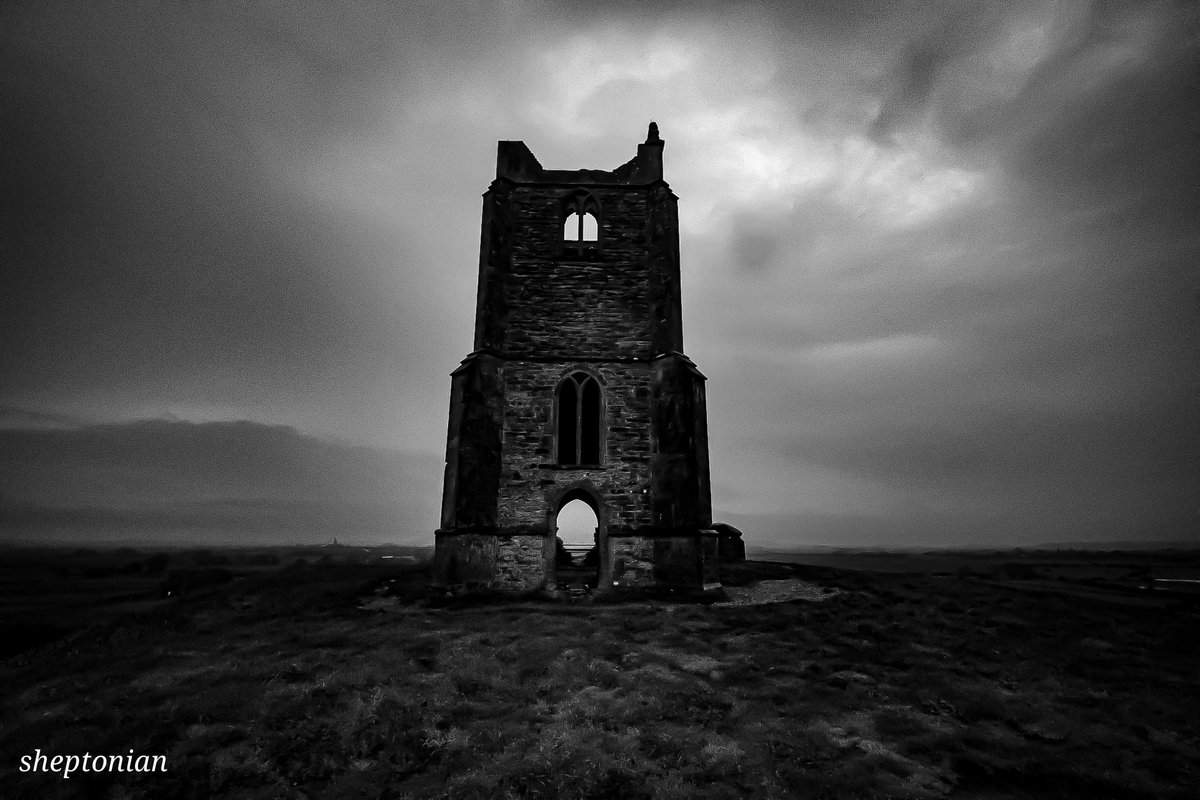 martynfreestone's tweet image. Burrow mump in Somerset uk...
#burrowmump #Somerset #blackandwhitephotography #bnwphotography #Church #ruins