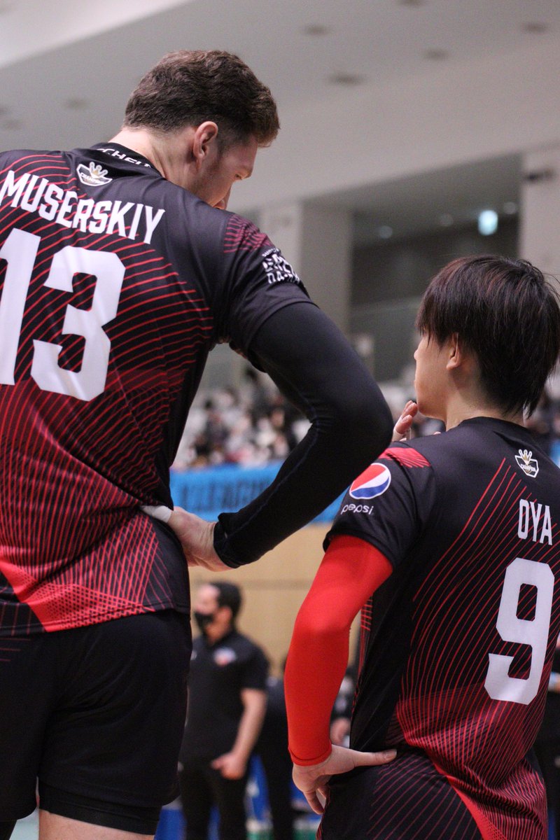 tatsuta_sun's tweet photo. 2人が並んでるところが好きだって何度でも言うよ………………………

#大宅真樹 選手
#ドミトリームセルスキー 選手
#サントリーサンバーズ
2022.1.23 墨田区総合体育館 https://t.co/JLzSZzJaVH