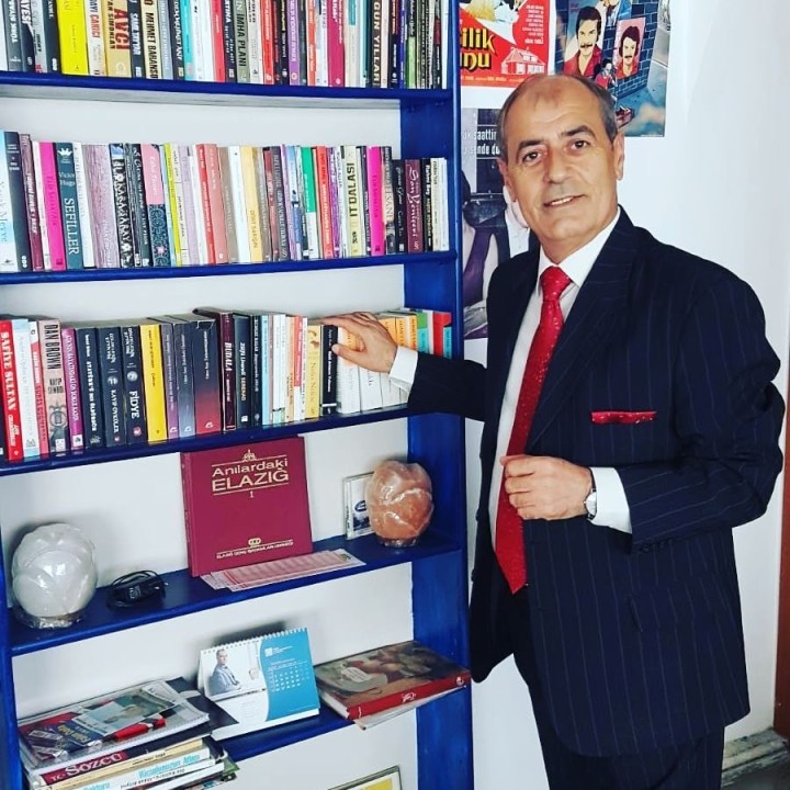 AliBerham's tweet photo. 9- #Kalpaksız #Kuvayı #Milliyeçi Uğur Mumcu!
 
Uğur Mumcu’yu ve diğer #Atatürkçü Kemalist aydın şehitlerimizi saygı ve özlem le #anıyorum…  #Günün önemli sözü:  İndirilmiş kutsal #Dinden! Çıkar için kullanılan #uydurulmuş bir dine biz nasıl geldik? Ali #Berham ŞAHBUDAK… https://t.co/dZMAxeEzZh