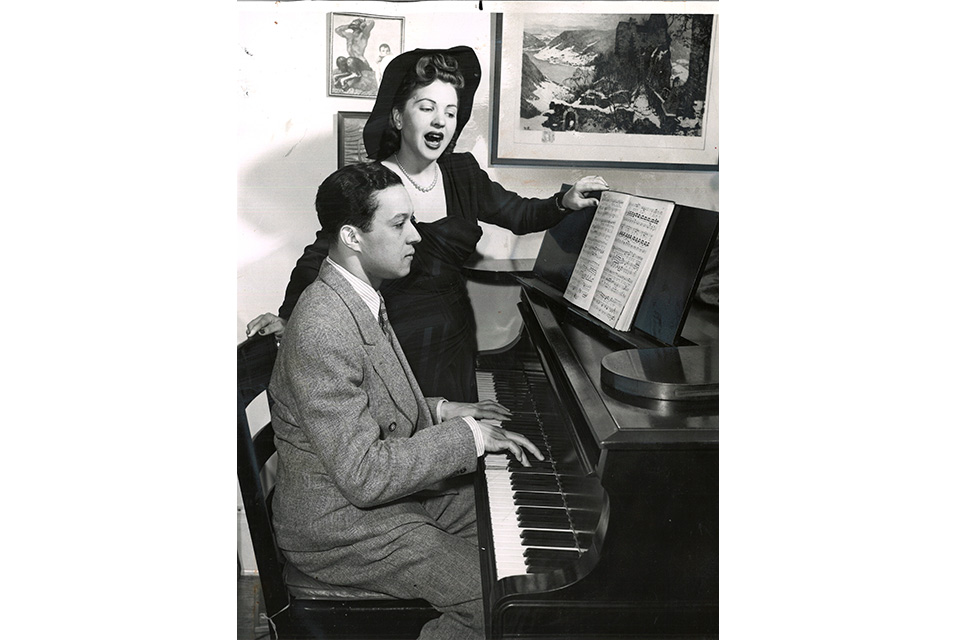 artdaily's tweet photo. Everett Lee, who broke color barriers on the conductor's podium, dies at 105 #EverettLee #colorbarriers #conductorspodium #art #newspaper
Read more about this here: https://t.co/tes3cGcHpc
Subscribe for free to ArtDaily Newsletter: https://t.co/KAjH8fOjK2 https://t.co/C9jBQtQEJl