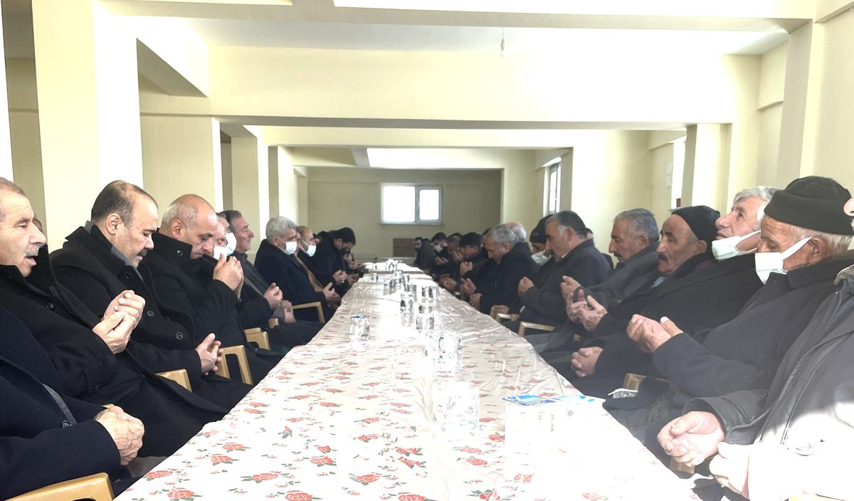 zahirkandas's tweet photo. Ticaret alanında büyük bir değeri olan ve bizimde kıymetli yol arkadaşımız rahmetli Sn. Haci Bedri Akınıın Mevlidinde dua ettik. Allah Mekanını cennet etsin inşallah 🤲🏻 https://t.co/5OpvvaS7un