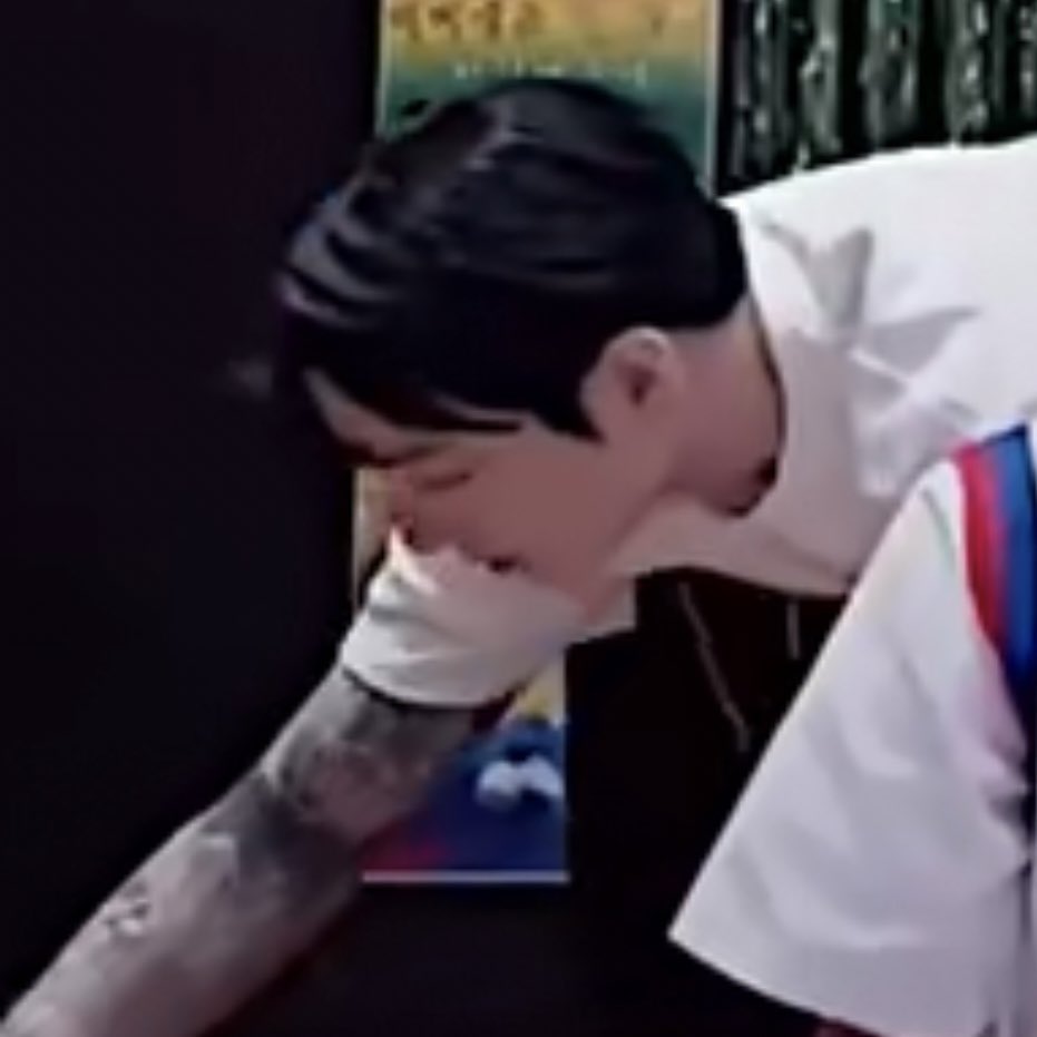 zjk_writes's tweet photo. Sakab.

a filo #taekookau wherein Elias Pablo (jk) is favored to stay at Alab Miguel’s (th) parents’ house until graduation. 🔞🔞🔞

mature content.
bawal sa bata, seryoso. https://t.co/nnFD30xndJ