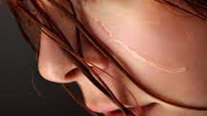 بروز حشر میں بے خوف گھس جاؤں گی جنت میں 
وہاں سے آئے تھے آدم میرے پاپا کا گھر ہے 

ان اعمال کے ساتھ جنت کی طلبگار کیسے تو سندس 
وہاں سے نکالے گئے آدم تو تیری کیا اوقات ہے