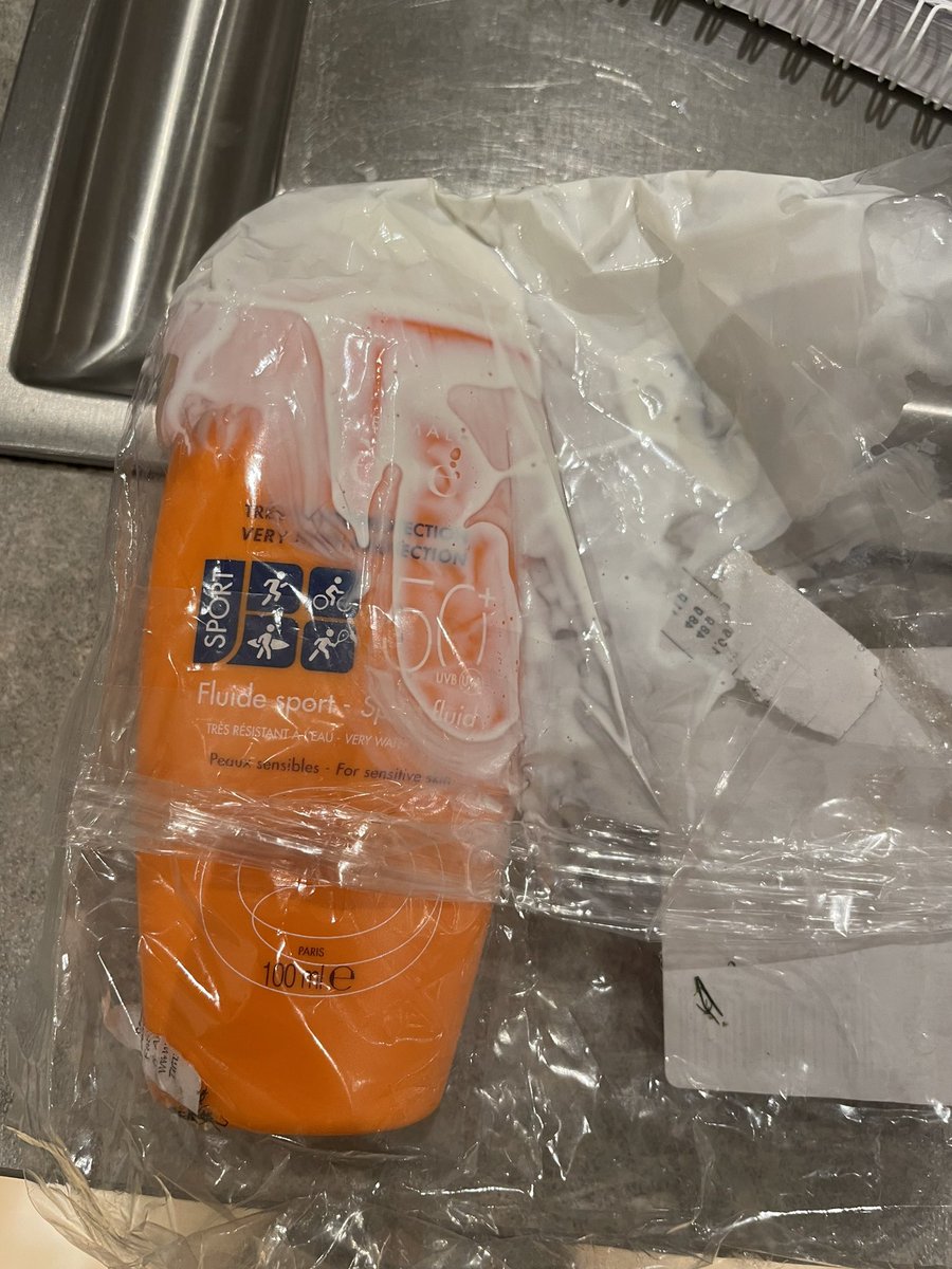 franlamotte's tweet photo. @AveneFrance vos bouteilles ne ferment pas! https://t.co/mjkFZcgL9o