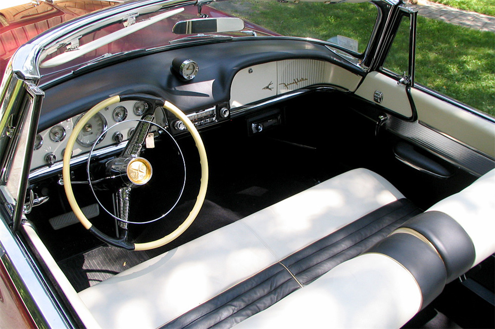 officialPF's tweet photo. 1956 #DeSoto #Fireflite #Convertible; 331 cid #Hemi V8, 4 bbl, 255 hp; 3-speed Push-Button PowerFlite automatic; Premium model, (Adventurer considered a FireFlite subset). These cars have a particularly attractive color scheme, including with a two-tone leather interior. https://t.co/g4HOMa7qc3