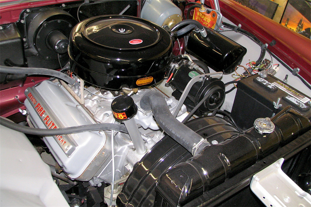 officialPF's tweet photo. 1956 #DeSoto #Fireflite #Convertible; 331 cid #Hemi V8, 4 bbl, 255 hp; 3-speed Push-Button PowerFlite automatic; Premium model, (Adventurer considered a FireFlite subset). These cars have a particularly attractive color scheme, including with a two-tone leather interior. https://t.co/g4HOMa7qc3