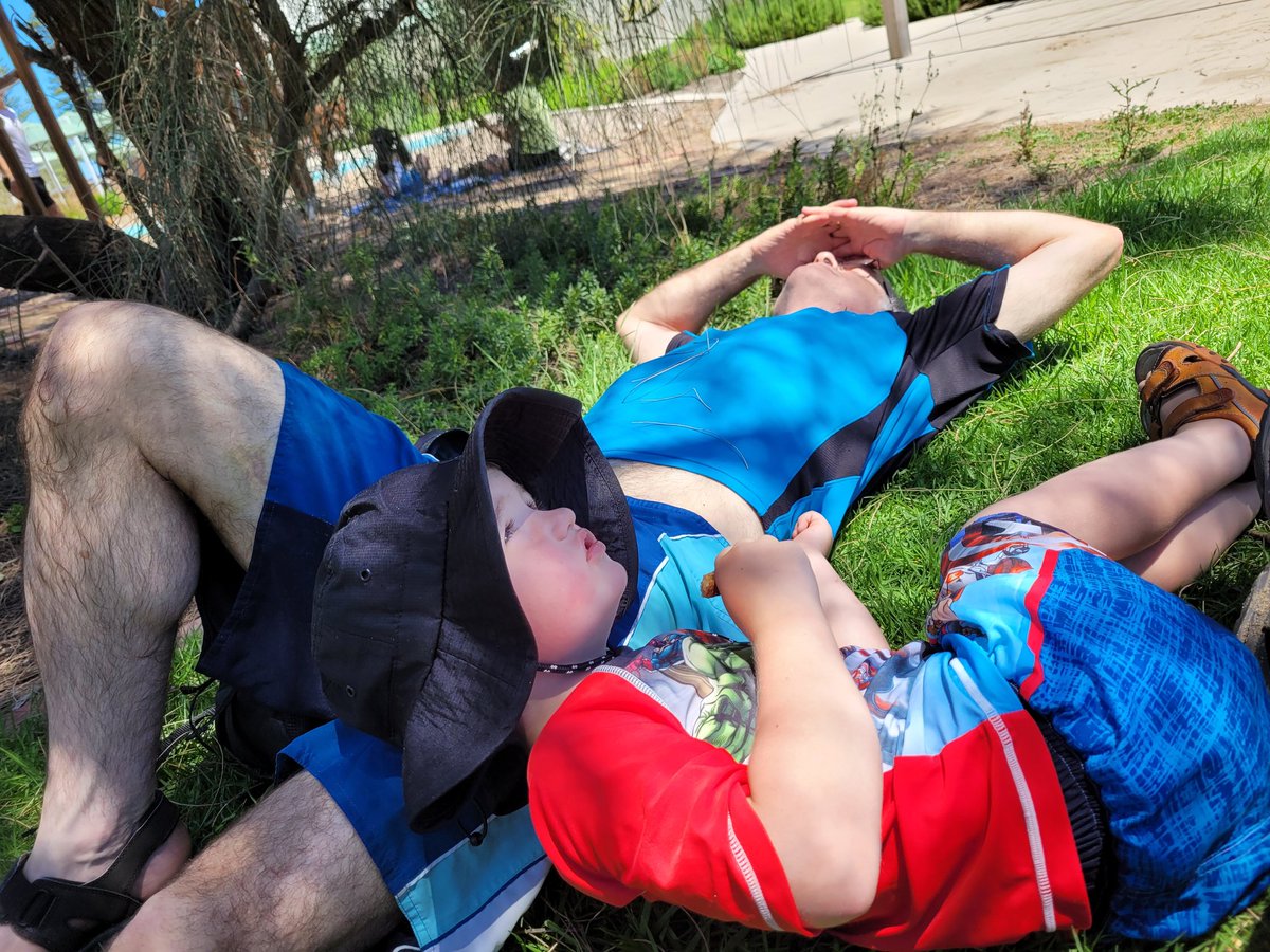 MJYoung1988's tweet image. It's been a full morning of fun at the beach with the grandson. Time to #relax. #takeiteasy #funatthebeach