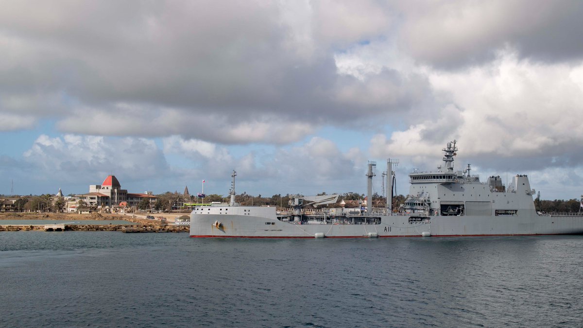 NZNavy's tweet photo. UPDATE📢#HMNZSAotearoa has offloaded more than 260,000L of water since its arrival in #Tonga.

Teams from #HMNZSWellington have carried out survey tasks in the vicinity of Nafanua Harbour, ‘Eua Island. 

For all our updates➡️https://t.co/jBLnZ2nLAe

#NZNavy https://t.co/vFrkJSidRk