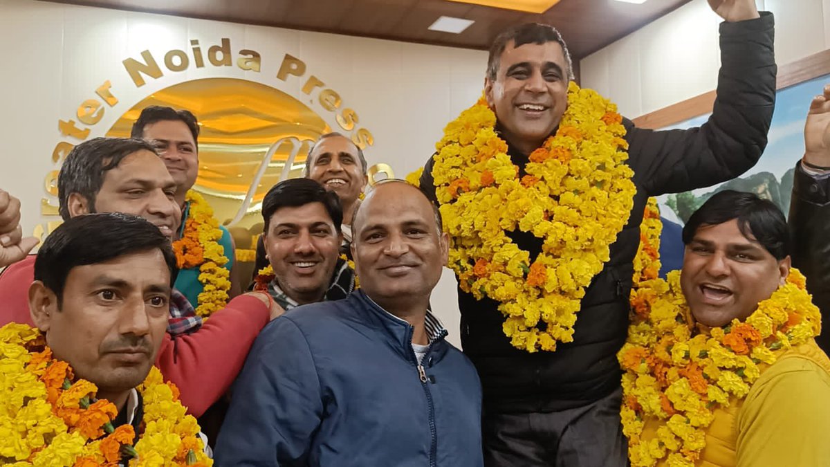 GurjarEkAawaj's tweet photo. ग्रेटर नोएडा प्रेस क्लब के अध्यक��ष निर्वाचित होने पर बड़े भाई @Dkumarchandel जी व पूरी टीम को बहुत बहुत बधाई। 
@GurjarEkAawaj https://t.co/IIK92yjnrb