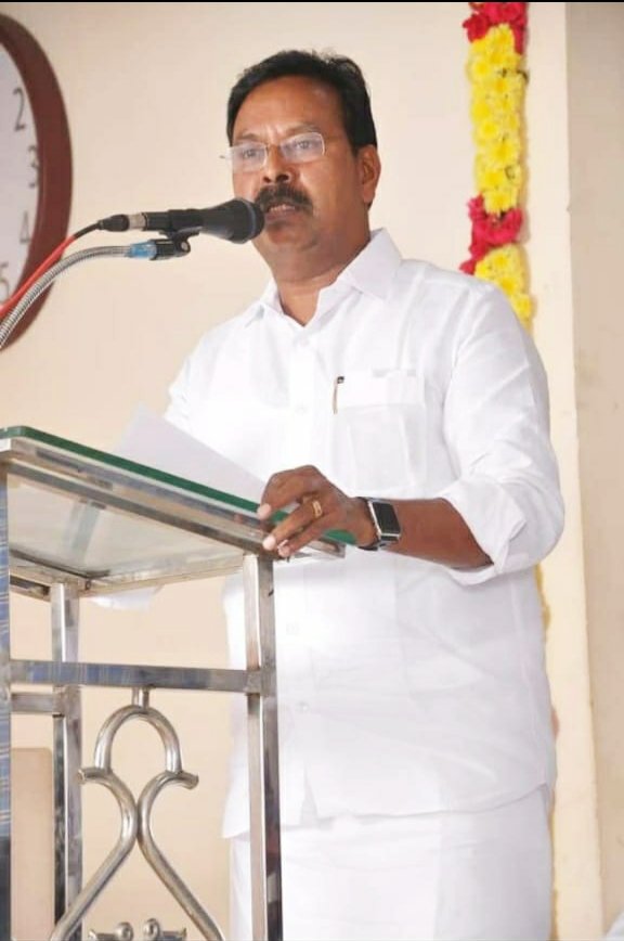 tutydhina's tweet photo. இடைவிடா மக்கள் நல பணிகளில் நமது காங்கிரஸ் சட்டமன்ற உறுப்பினர். #Ruby_ManoharanMLA அவர்கள்
#Nanguneri_Assembly
#கை_கொடுக்கும்_கை 🤝
#காங்கிரஸ்_கை 🖐️
@RahulGandhi
@dineshgrao
@sirivellaprasad
@INCTamilNadu https://t.co/AzrUj7m7z5