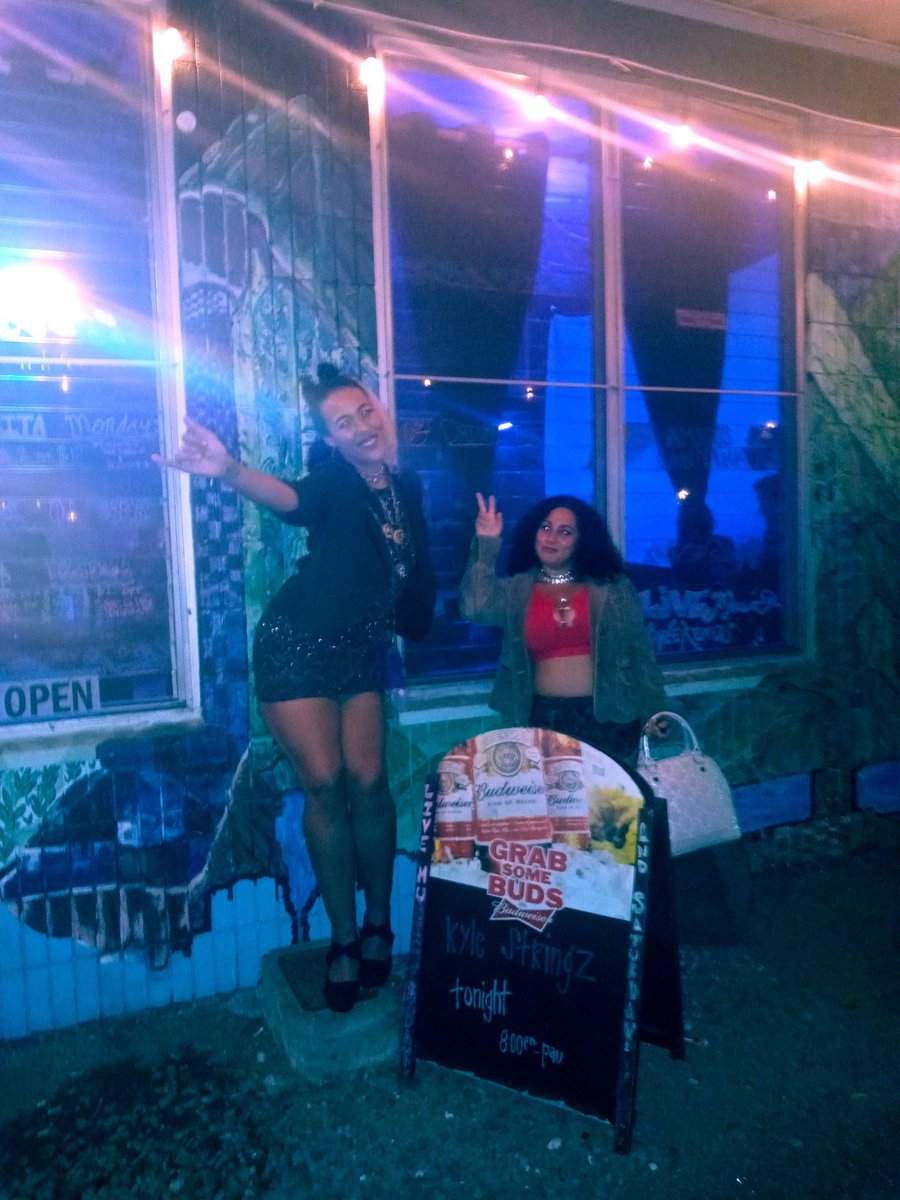 ellyeddaiam's tweet photo. We out here! Performing soon! Come Vibeee 🎉😝🎶 https://t.co/IWeqNUxY7C