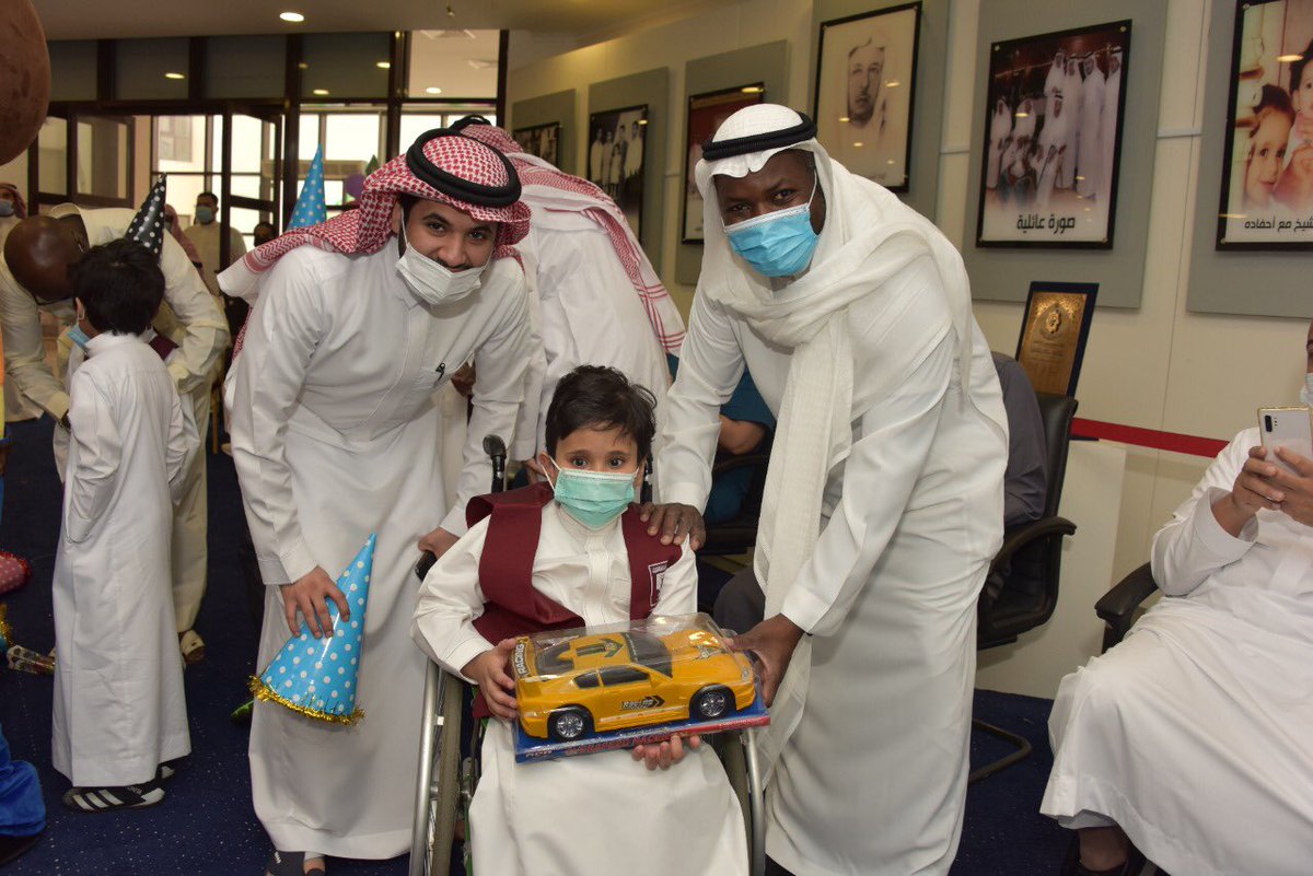 MOE_MHC's tweet photo. أولياء الأمور يتفاعلون ويشاركون أبناءهم بهجة العودة. 

#عودتكم_حياة 
#تعليم_مكه https://t.co/3W9YvCARV9