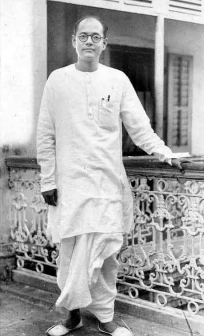 Aparna22296903's tweet photo. The epitome of Courage, Sacrifice and Patriotism ♥️ . Happy Birthday Netaji Subhash Chandra Bose ♥️
#NetajiSubhashChandraBose 125th Birth Anniversary ♥️ 
#NetajiSubhashChandraBose #Netaji ♥️ https://t.co/wmvmc9HRFO