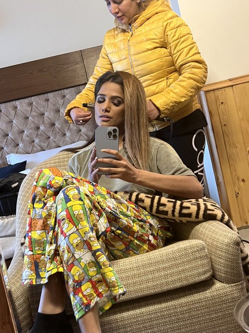 Happy Sunday Tweethearts 💋 https://t.co/3vfgmoY32j<a href="/tag/thepoonampandeyapp"class="tags"><span>#thepoonampandeyapp</span></a>