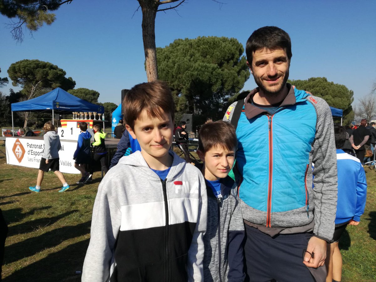 oboixareu's tweet photo. 15 anys més tard he participat en una cursa. Tot hi haver arribat per la cua😝, estic immensament agraït als dos joves atletes que m'hi han estirat. Gràcies a ells he recuperat la satisfacció pel córrer i .. seguirem 😃

#crossos #atletisme #esport @Pucurull https://t.co/AX0onL9yVM