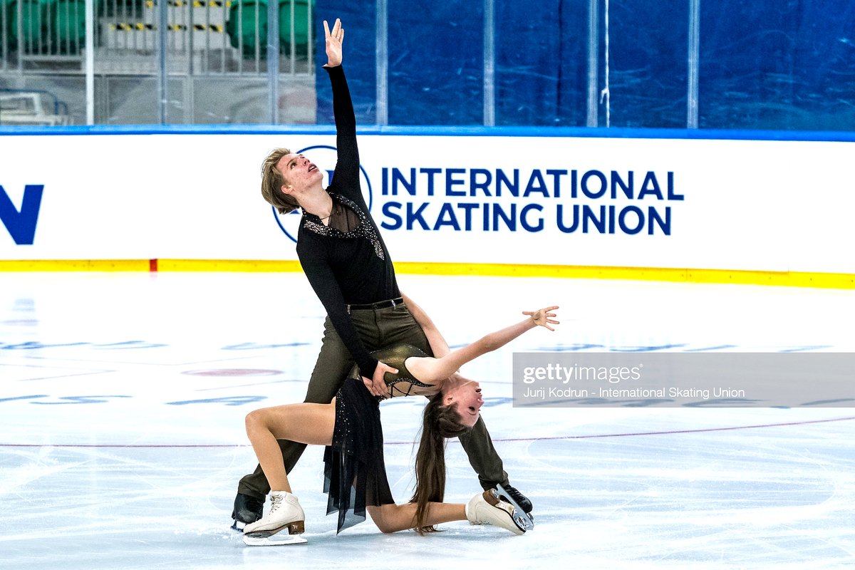 goldenskate's tweet photo. Happy Birthday 🎂 to Hungary's 🇭🇺 #RekaLeveles - the National Jr 🥇 with brother and partner #BalazsLeveles! They debuted on the #JGPFigure circuit this season in 🇫🇷 🇸🇮 👏🏻 The 15-year-old from Budapest enjoys cooking 👩‍🍳🔪 and her cat 🐾 📷 2021-22 FD #Tosca #FigureSkating https://t.co/aPPCND6Vnp