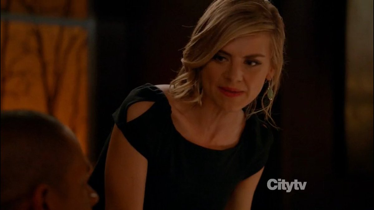 UKNoContextTV's tweet photo. Do you remember this episode of #HappyEndings? [6.23623@602s] #TVOutOfContext #ABCUS https://t.co/3Fg8k6M35x