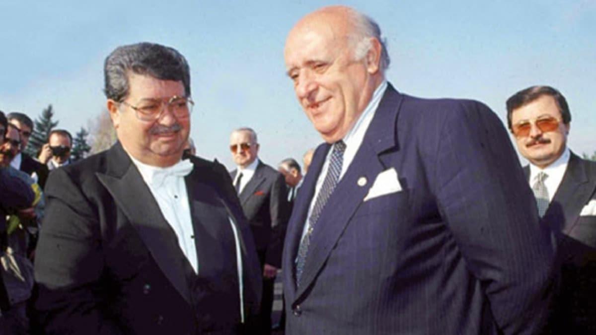 📜 TARİHTE BUGÜN - 24 OCAK
1⃣9⃣8⃣0⃣ Süleyman Demirel başkanlığındaki hükümetçe alınan ve Turgut Özal tarafından IMF talimatıyla hazırlanan 24 Ocak Kararları olarak bilinen ekonomik istikrar adı altında ekonomik yaptırım kararları kamuoyuna açıklandı.