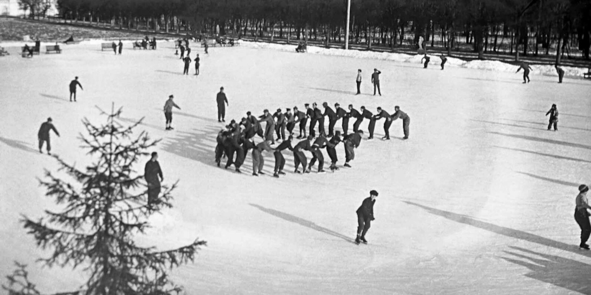 moscowgov's tweet photo. Skating rink in the park of the Arkhangelskoye Memorial Estate. Photo by Ya. Berliner. 1930s. Moscow Glavarchiv
#Moscow #OldMoscow https://t.co/9ehqZwozEu