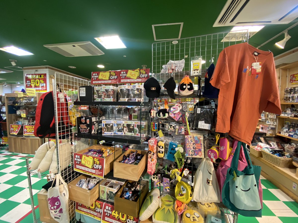 VVaoba's tweet photo. vv青葉台店完全閉店まであと3時間くらい！！！

まだまだまだまだお店にいいもの眠ってます🥺
お店のものいまほぼ全部半額！！
記念に何かおひとつどうですか！

お別れしにきた！？まだ！？
待ってまーす！！！ https://t.co/nh2t6AVI8p