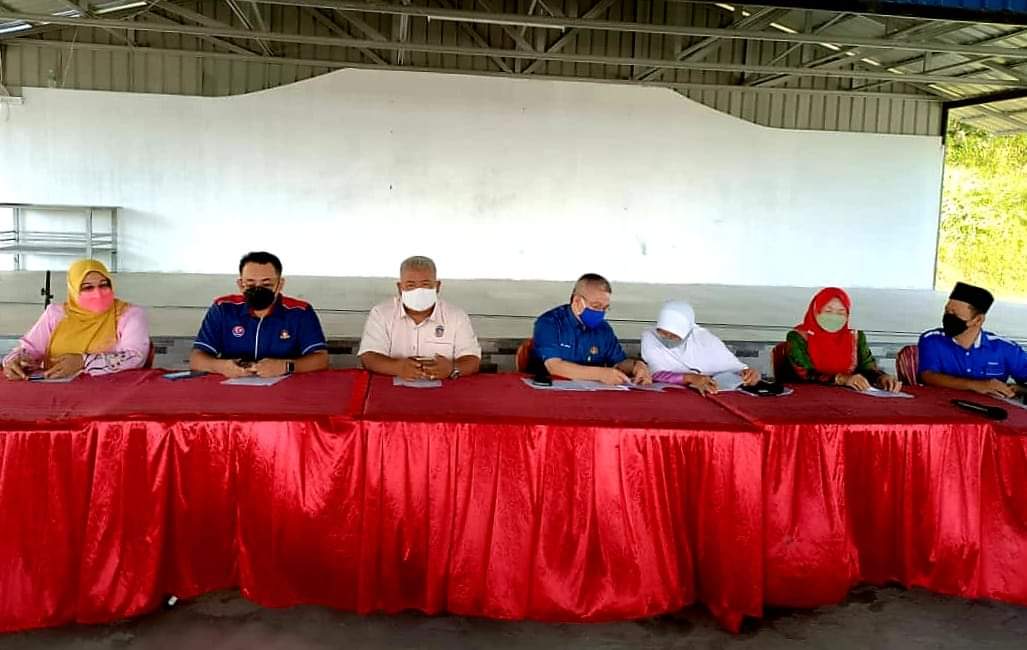 DrAdhamBaba's tweet photo. Merasmikan Mesyuarat Agung Pertubuhan Ibu Tunggal Kebangsaan Malaysia Negeri Johor Parlimen Tenggara yg diadakan di Dewan Felda Sg Sibol. Pertubuhan ini telah menyokong &amp; bersama sejak sekian lama &amp; banyak membantu memastikan kebajikan para ibu tunggal di Tenggara terjaga.

1/2 https://t.co/ZTZOVeSPQn