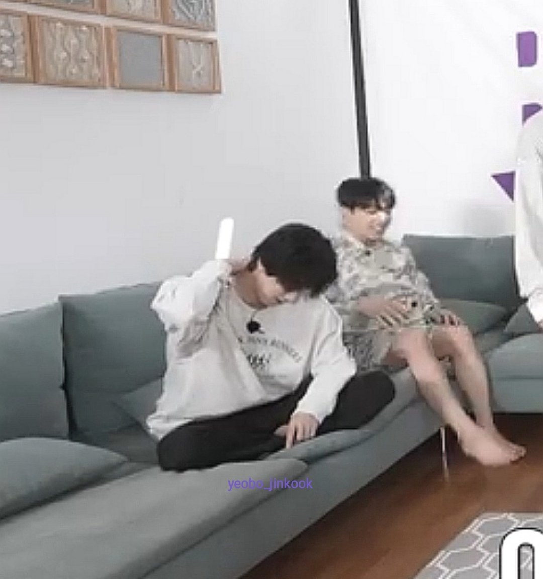 yeobo_jinkook's tweet photo. πΉπ° Photo sequence on how JK moved closer to his yeobo without being noticed - - (as if we really didn't noticed) π€πππ«
#jinkook #kookjin #jankook #jinkookmoments #λ°©νμλ
λ¨ https://t.co/qtNaGeQgB8