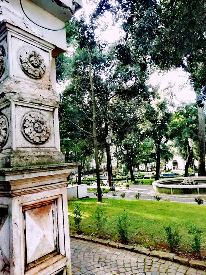 visitmartina's tweet photo. Buongiorno e buona domenica 🌼
Una passeggiata in Villa Garibaldi?🌳
La villa è un bene di interesse storico di Martina Franca e fino al 1960 uno dei più interessanti giardini realizzati con la tecnica dell'ars topiaria. Oggi, un bellissimo giardino all'italiana.
 #weareinpuglia https://t.co/mr3hnfwyoW