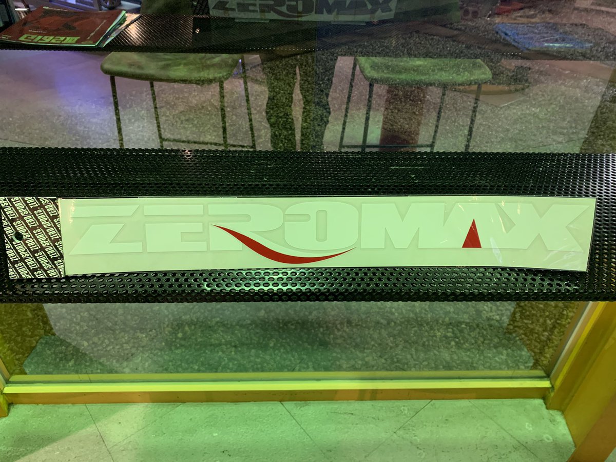 ZEROMAX_honten's tweet photo. #ゼロマックス のオリジナルステッカーが出来上がりました。
店頭で販売させて頂いておりますので
宜しくお願い致します。
#zeromax https://t.co/RQY3WjWhZ8