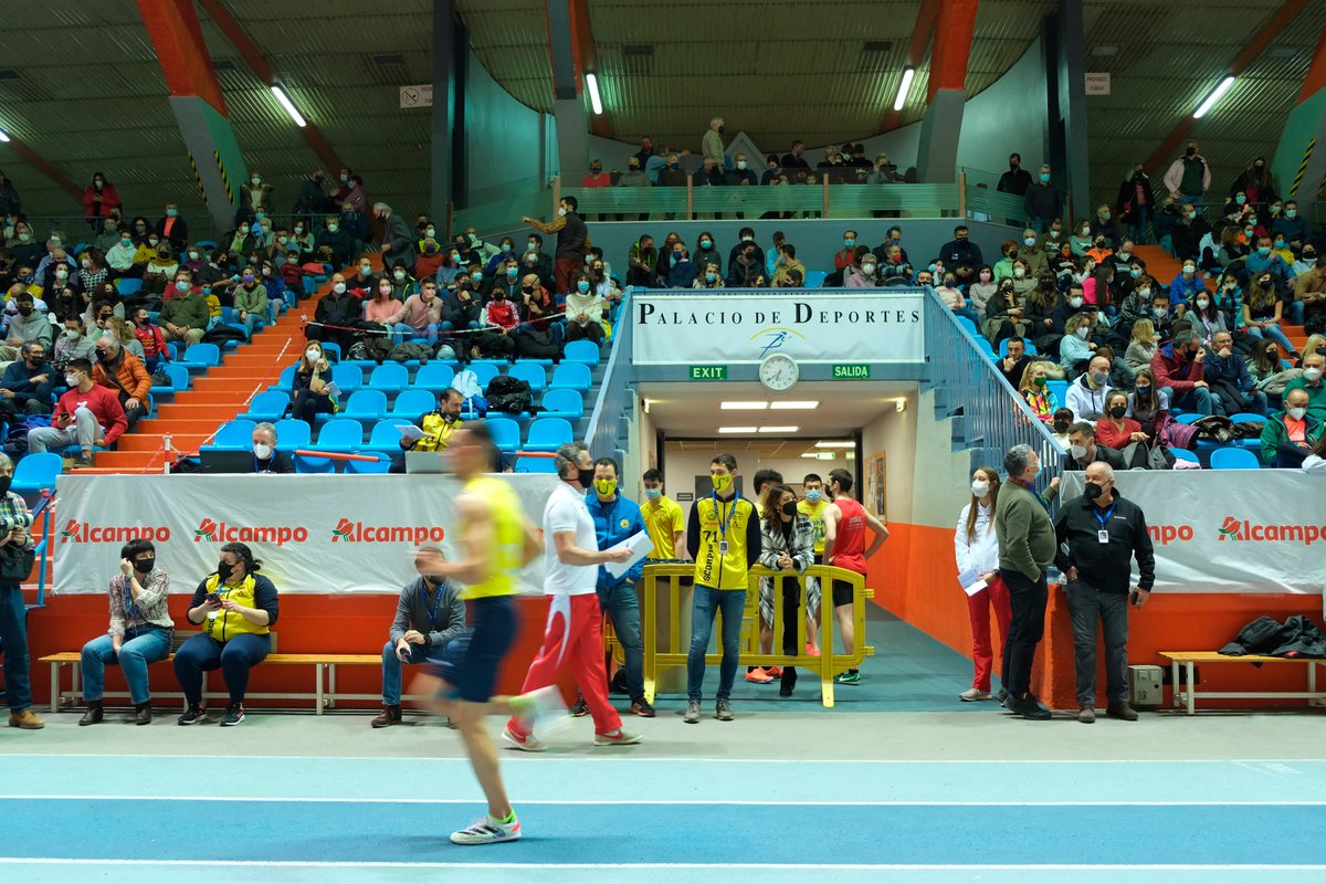 zaragozadeporte's tweet photo. El Trofeo @ibercaja-Ciudad de Zaragoza de atletismo en pista cubierta regresó ayer sábado, 22 de enero, al Palacio de los Deportes de Zaragoza. 🏃‍♀️ 🏃‍♂️ 🥇 https://t.co/xu1wTF6dMR