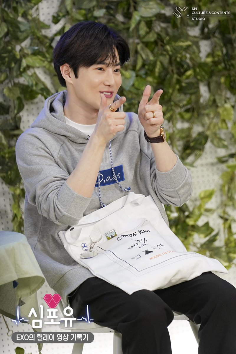 SuhoCommunityID's tweet photo. Selamat menunggu 20 hari lagi 🥰🐰 jangan lupa vote suho juga di mubeat udah D-2 dan suho berada di posisi ke 3 😉 

#준면오는날_SH20일_남았다
#SH20DaysToGo
#SUHO #수호 @weareoneEXO https://t.co/OdaBPhVyTr