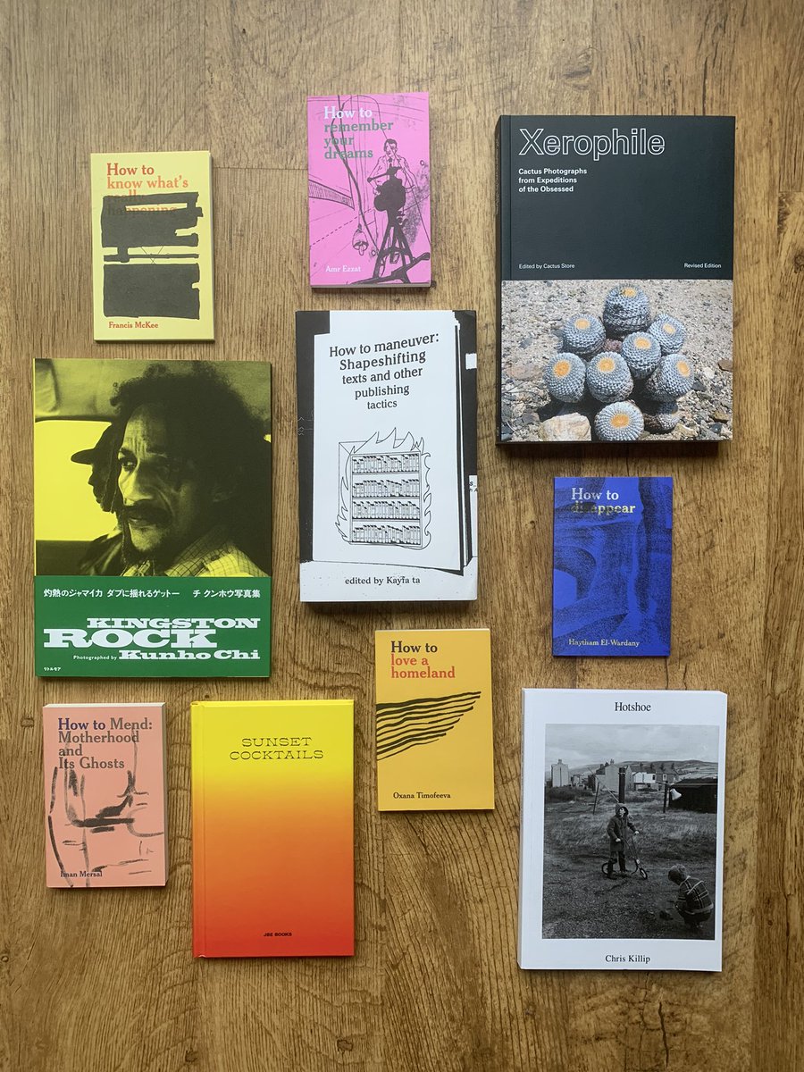 errant books tweet media