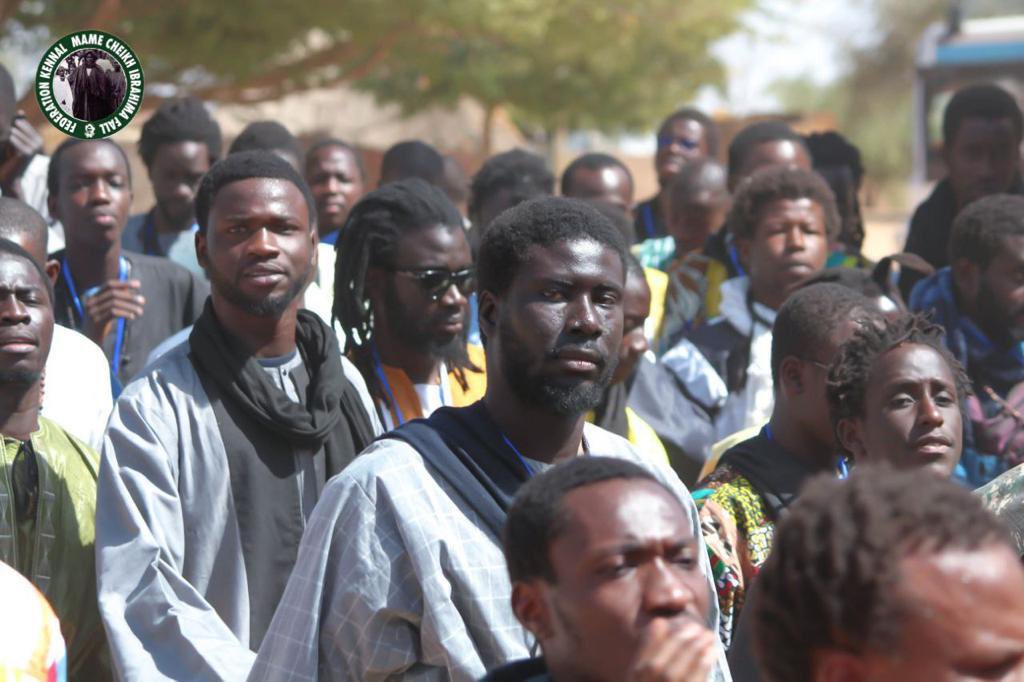 hakeem_babacar's tweet photo. Le salut du Mouride réside dans les six actions suivantes :
 la foi 
 l’optimisme
 le dynamisme dans le dévouement 
 la dépense(sacrifice)
l’humilité 
 le respect des recommandations du Cheikh
Si tu respectes ce conseil, tu attireras les cœurs vers toi
Diazbul Murid https://t.co/xKORAl2hc4