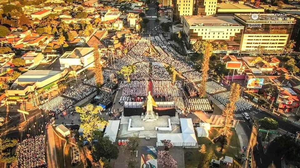 #𝙍𝙪𝙩𝙞𝙡𝙞𝙤𝙂𝙧𝙖𝙣𝙙𝙚
#𝙈𝙖𝙣𝙪𝙚𝙡𝙎𝙤𝙡𝙤́𝙧𝙯𝙖𝙣𝙤
#𝙉𝙚𝙡𝙨𝙤𝙣𝙇𝙚𝙢𝙪𝙨
#𝙁𝙧𝙖𝙮𝘾𝙤𝙨𝙢𝙚𝙎𝙥𝙚𝙨𝙨𝙤𝙩𝙩𝙤 

Reivindicación de la memoria histórica de nuestro pueblo. 

Ellos son la reserva de verdad, fe y compromiso para continuar luchando por El Salvador.  🇸🇻