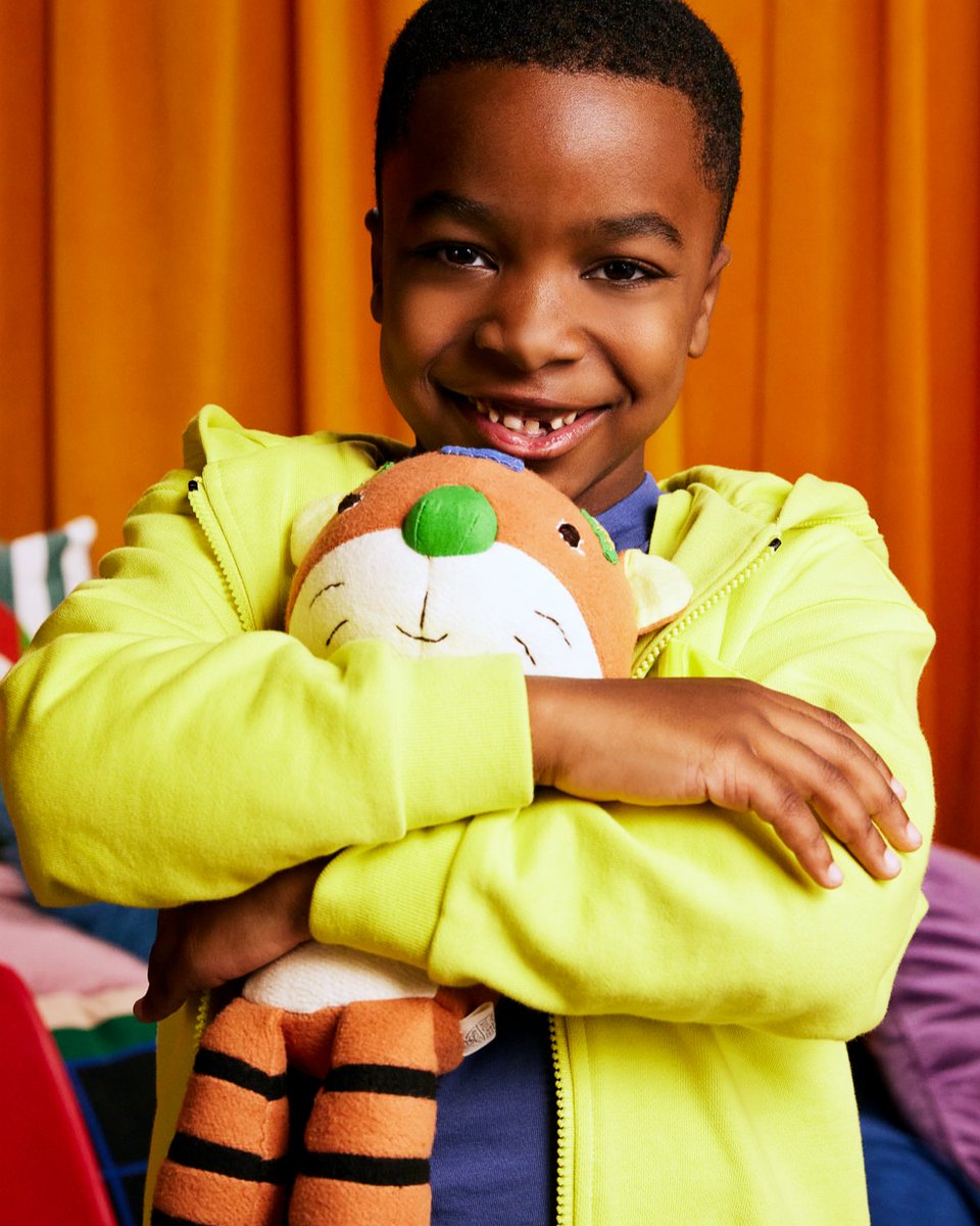 HoltRenfrew's tweet image. Straight from the pages of our children&apos;s book, Lin’s Lucky Red Envelope, little tiger Lǎo Hǔ has been brought to life for Lunar New Year in collaboration with Hazel Village and handmade by talented Nepalese artisans. &amp;gt;bit.ly/3FqgxF7 #HoltsExclusive #HProject