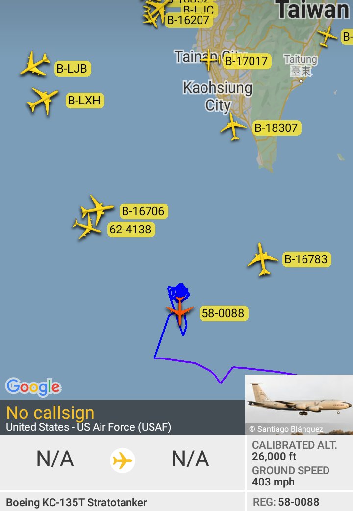 Oceanworldfree's tweet photo. πΊπΈUSAF 62-4138 #AE01CD
πΊπ²USAF 58-0088 #AE04DF
#BashiChannel #SouthChinaSea
Boeing RC-135W
Boeing KC-135T https://t.co/0jC4HaOSXx