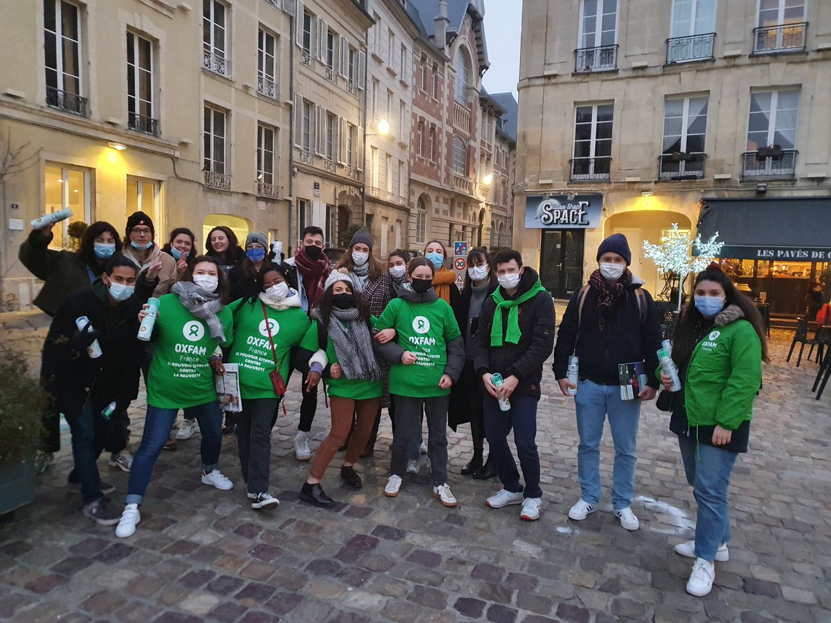 MrcAudrey's tweet photo. Tout le week-end, les bénévoles d’@oxfamfrance ont tagué dans les rues de Lyon, Rennes, Caen, Dijon, Toulouse, etc., des messages contre les inégalités 

Sensibiliser, informer et faire réagir : c’est l’action citoyenne contre l’inaction politique 💪🏼 https://t.co/gZ2kBKschb