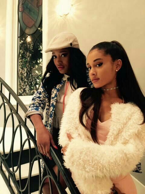 LibbyPutneyy_'s tweet photo. foto levemente rara https://t.co/m71jQJfkDu