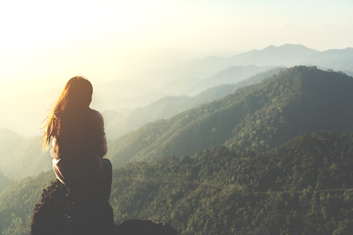 BethFratesMD's tweet photo. "It's very important that we re-learn the art of resting and relaxing. Not only does it help prevent the onset of many illnesses that develop through chronic tension and worrying; it allows us to clear our minds, focus, and find creative solutions to problems." Thich Nhat Hanh ☀️ https://t.co/HdtXGwb8v0