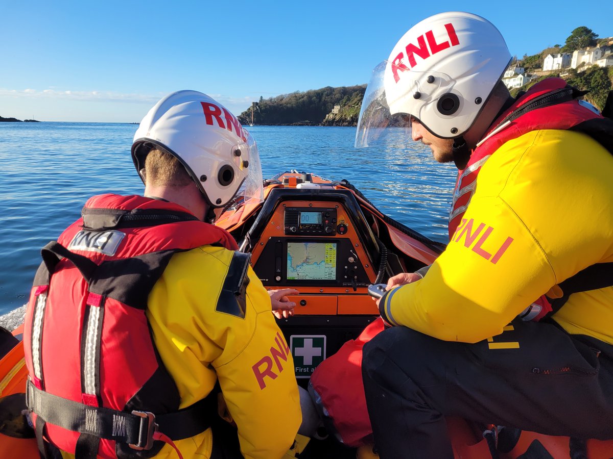 Fowey_RNLI's tweet photo. Thanks to @RNLI crew member Kai A'lee for photos of crew training in fabulous Fowey weather last week. We're looking for more #volunteer #lifeboat crew. If you're based in Fowey and would like to find out more please email Chris_Ogg@rnli.org.uk 
#Fowey #RNLI #SavingLivesAtSea https://t.co/k57Id1dNuM