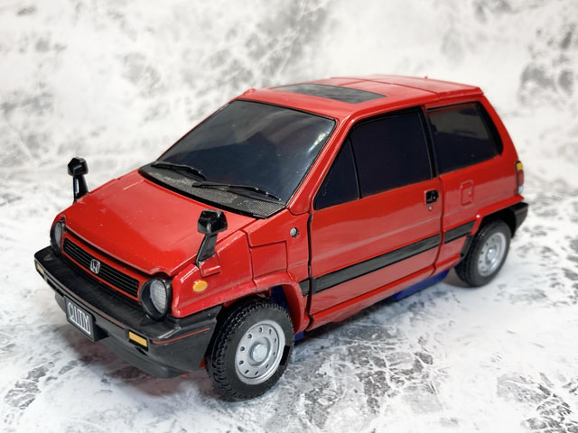 トランスフォーマーのMPリブースト買っちった。おじさん世代はホンダシティとモトコンポに弱いのだ。 