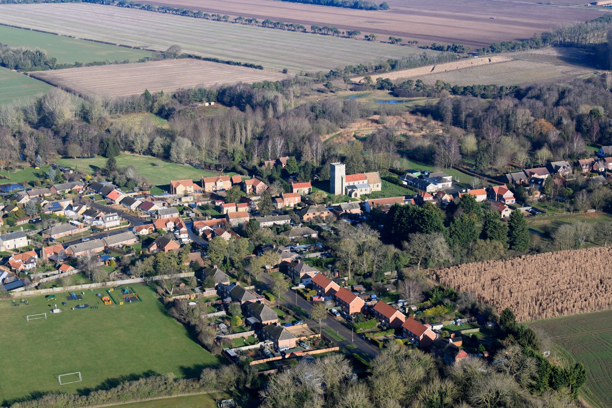 johnfielding001's tweet photo. Gooderstone aerial image - Norfolk UK #Gooderstone #aerial #image #NORFOLK #aerialphotography https://t.co/hKAJvhxxuY