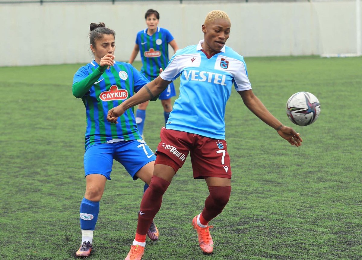 tskadinfutbol's tweet photo. Kadın Futbol Takımımız, Turkcell Kadın Futbol Süper Ligi 2021-2022 Sezonu 7.haftasında Çaykur Rizespor’u konuk etti.

Ahmet Suat Özyazıcı Stadyumu’nda oynanan mücadele takımımızın 2-0 üstünlüğüyle sonuçlandı.  

Detaylar👉🏻 https://t.co/AiOEaUzPEn https://t.co/sIzqX1MvzJ